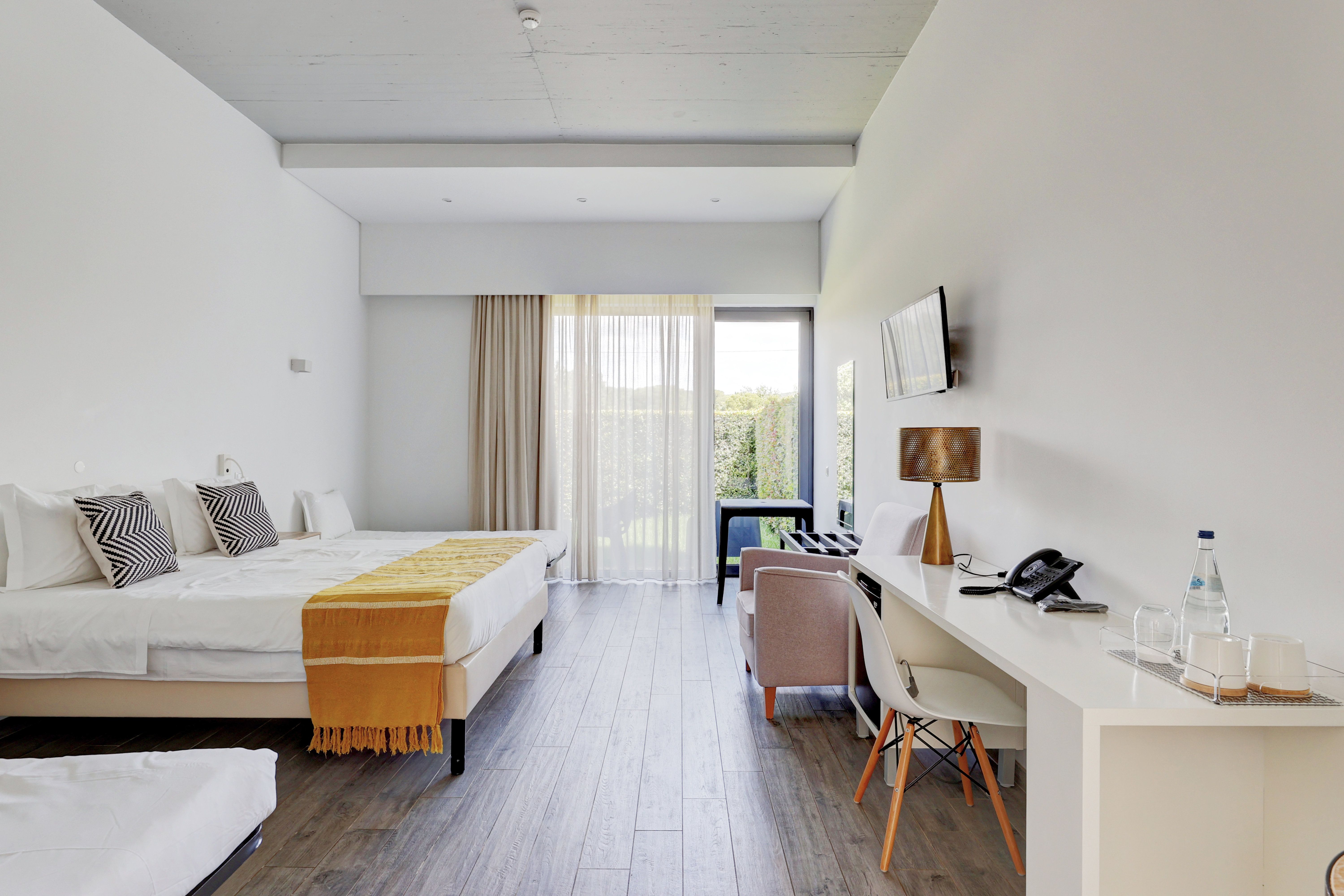 Russell-Decoz Real Estate - Algarve - Portugal