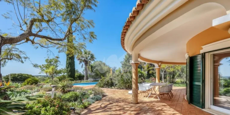 The Moncarapacho Rural Quinta Lifestyle for International Buyers in 2026